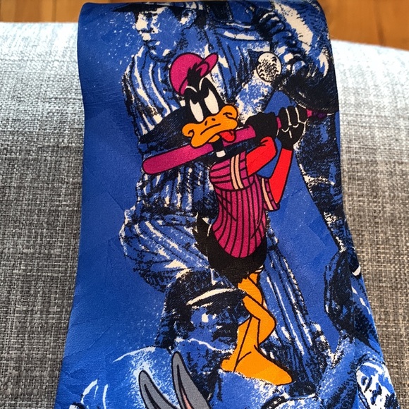 Loony Tunes Baseball Tie - Daffy, Bugs and Taz - Picture 2 of 5